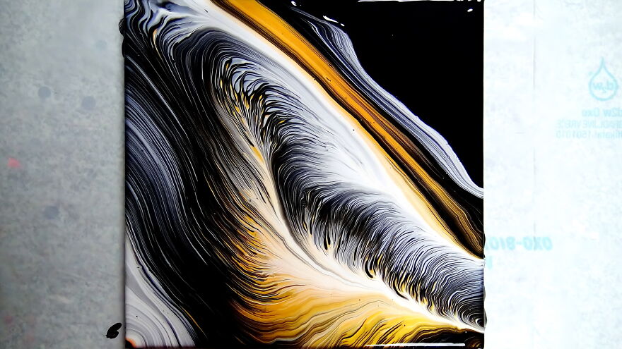 Negative Space Split Cup Pour ~ Black & White And Gold & Silver ~ #staycreative Negative Space Split Cup Pour ~ Black & White And Gold & Silver ~ #staycreative