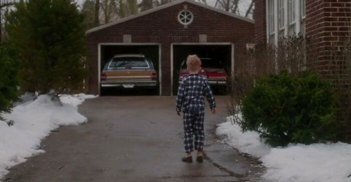 [home Alone]"Did You Close The Garage?" "That's It. I Forgot To Close The Garage, That's It."