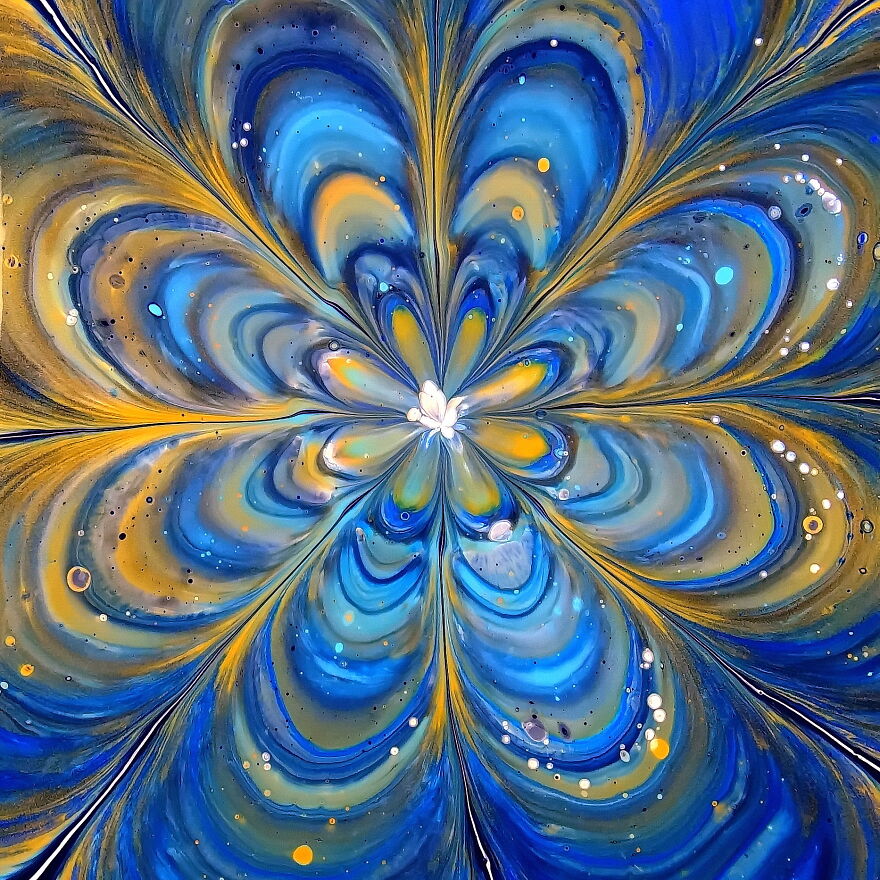 Beautiful Spinning Flower ~ Open Cup Technique ~ Acrylic Pour Painting ~fluid Art Beautiful Spinning Flower ~ Open Cup Technique ~ Acrylic Pour Painting ~fluid Art