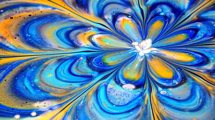 Beautiful Spinning Flower ~ Open Cup Technique ~ Acrylic Pour Painting ~fluid Art Beautiful Spinning Flower ~ Open Cup Technique ~ Acrylic Pour Painting ~fluid Art