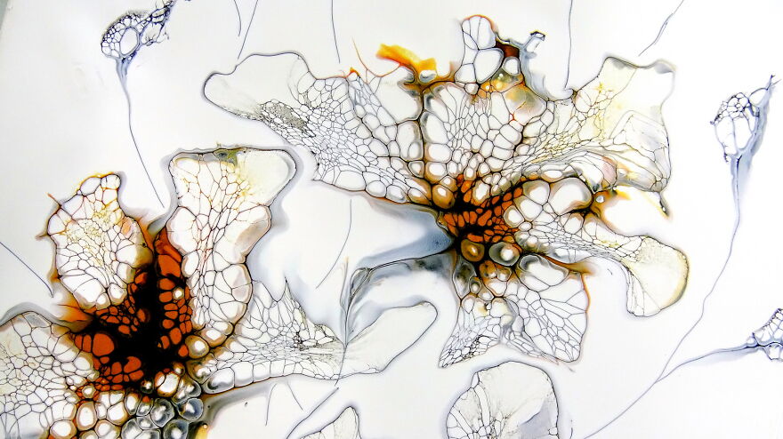 Straw Blown Flower ~ Black & White & Gold ~ Acrylic Pour Painting ~ #staycreative ~ Fiona Art Straw Blown Flower ~ Black & White & Gold ~ Acrylic Pour Painting ~ #staycreative ~ Fiona Art
