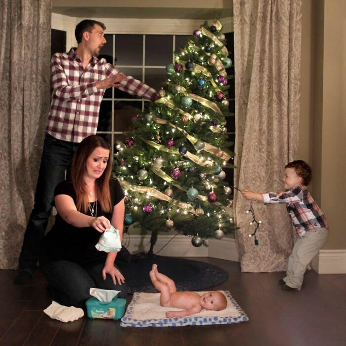 This Family Started Staging Their Funny Christmas Cards 7 Years Ago, And Their Creativity Is Brilliant