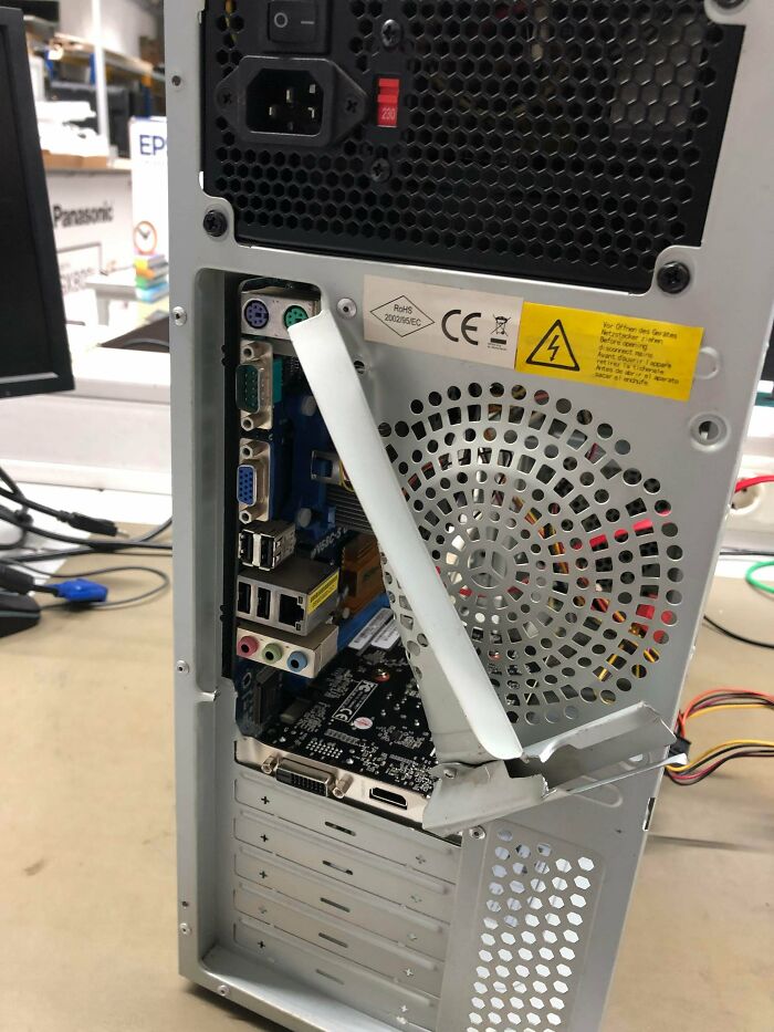 Customer Tried To Change The Mainboard