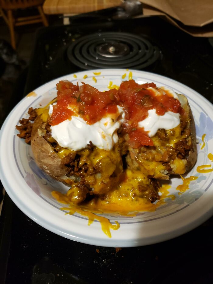 Recently Divorced And Living By Myself For The First Time Since I Was 18. I Present To You Loaded Baked Potatoes With 3 Day Old Taco Meat, Cheese, Sour Cream And Salsa