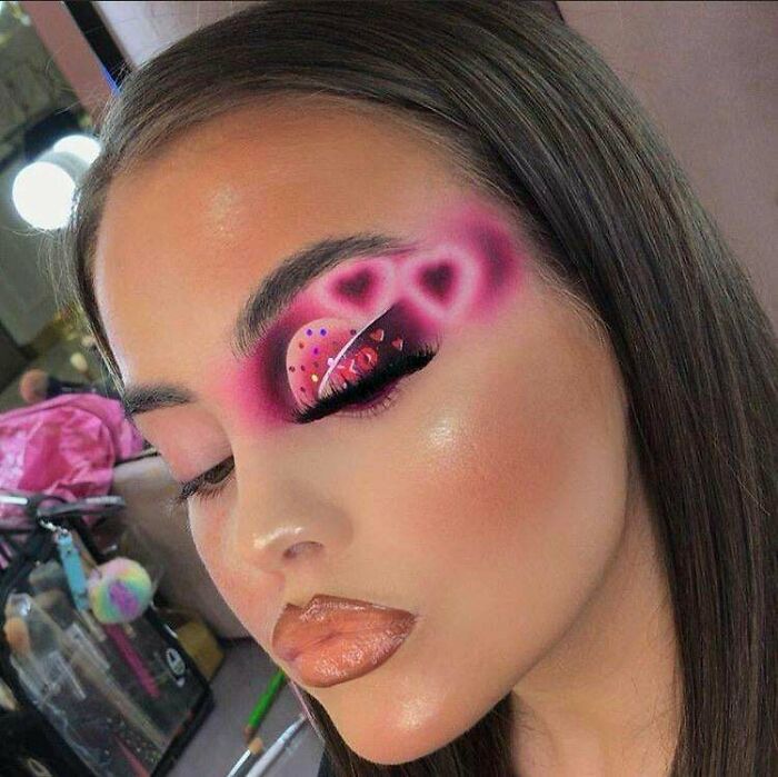 Another Beautiful Eye Look Ruined By The Beefy Lips 