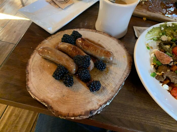My Friend’s Side Of Sausage At Brunch Looked Like They Had To Go Into The Forest To Forage For It And Then Ran Out Of Regular Plates