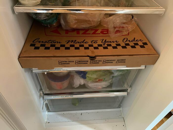 The Way This Pizza Box Fits In My Fridge