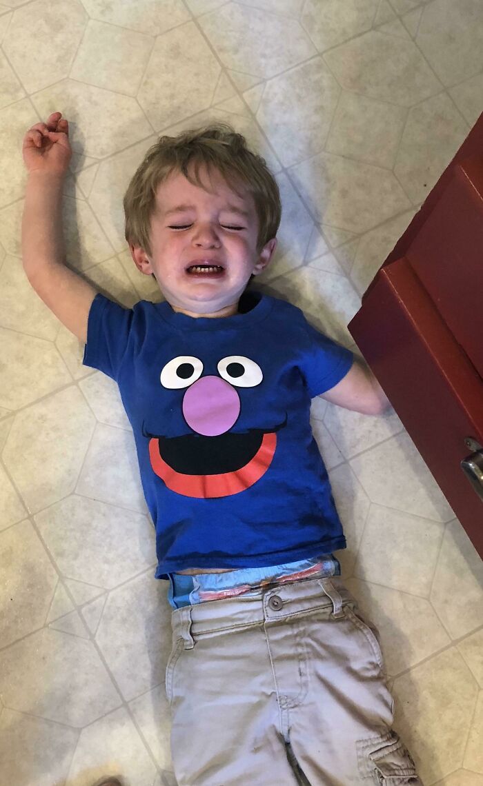 My Son After Being Told He Couldn’t Taste The Dishwasher Detergent