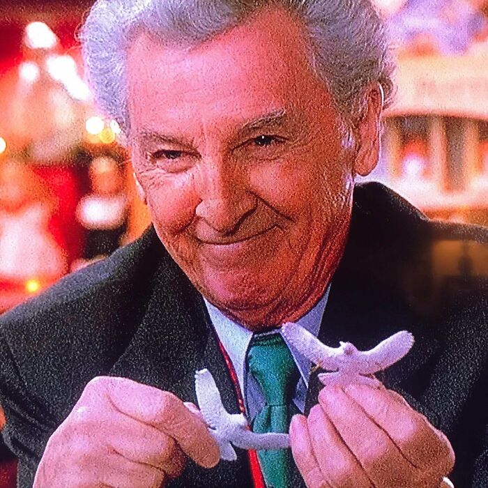 In Home Alone 2, Mr. Duncan Gives Kevin Two Turtle Doves. One Of The Doves’ Wings Is Broken At The Tip. Mr. Duncan Couldn’t Have Sold This Item And That’s Why He Gave It Away
