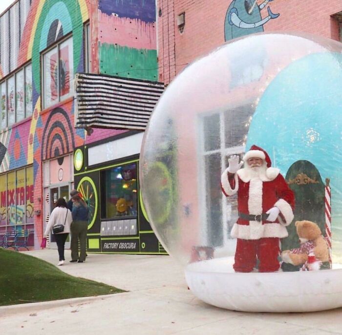 How My City Is Doing Pictures With Santa This Year