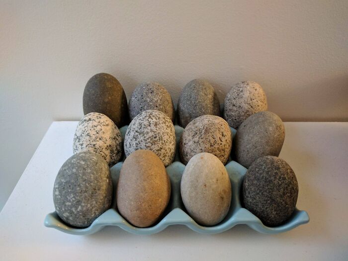 Multiple rocks that look like eggs 