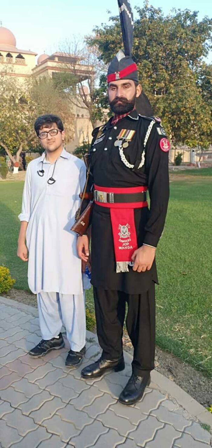 Absolute Unit Of A Guard At Wagah Border In Pakistan (I Am 6'1'')