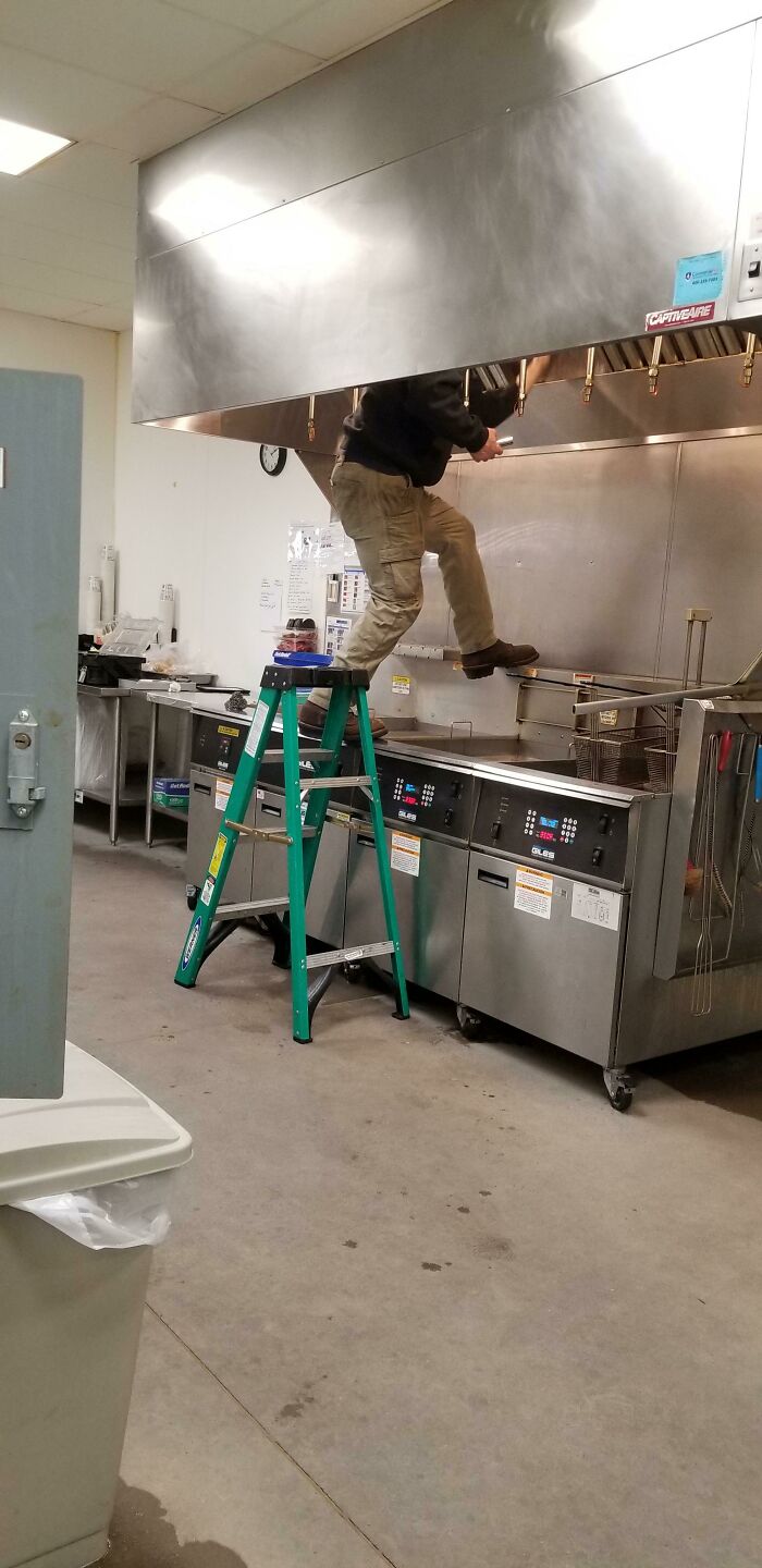 Um..this Guy Doesn't Realize The Fryers Have Wheels Plus There On