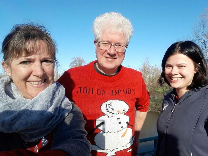 I Got My Dad A Christmas Sweater. Didn't Notice The 2nd Carrot Until The Family Photo
