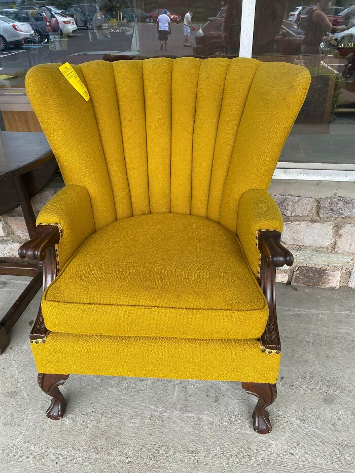 I Got This Beautiful Mustard Chair Today For Free! I Shoved Into My Tiny Car And Wrapped Up The Truck With Rope And Drove Home With The Hazard Lights