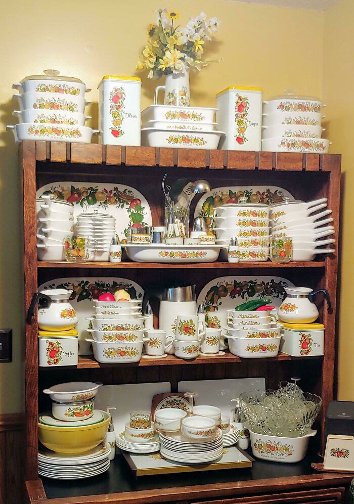 My Grammie, Before She Passed, Gave Me The Top 3, Left, Casserole Dishes. I Have Found Every Other Piece At Goodwills And Antique Stores, Over The Last 15 Years... It's Been Fun To Collect It