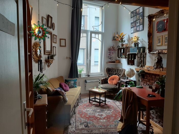 A Friend's Student Housing. Everything Is Thrifted/Acuired From Family. Every Piece Of Furniture Was Under 20€