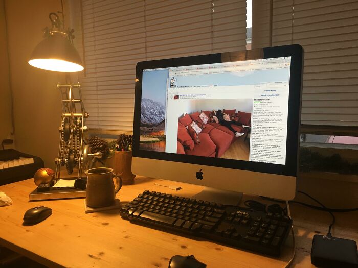 Working Imac - $18 - It Was Displayed With The Old Computer Monitors