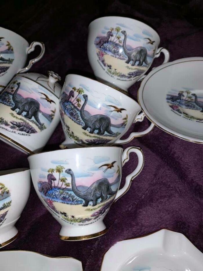 The Best 23 Piece Dinosaur Tea Set I’ve Ever Seen! I Can’t Wait To Be The Coolest Grandma With These In Her China Cabinet One Day