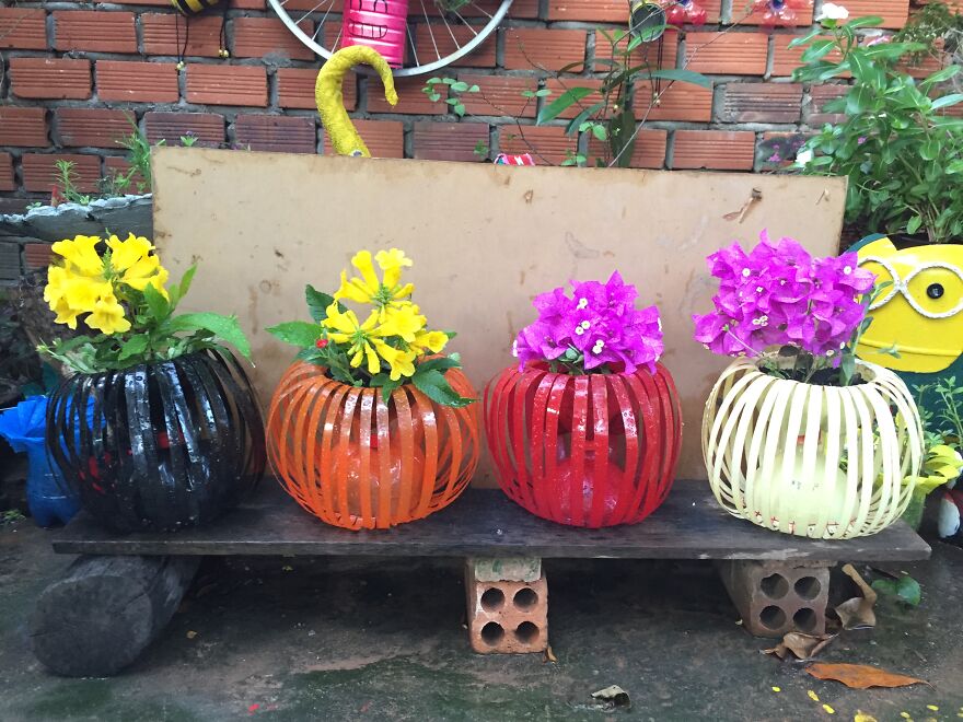 Amazing Garden, Recycling Plastic Bottles To Make Beautiful Garden Planter Pots