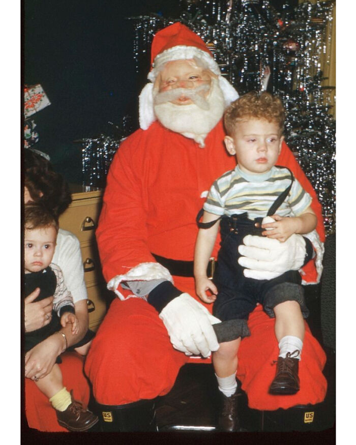 1952 y a Papá Noel se le derrite la máscara