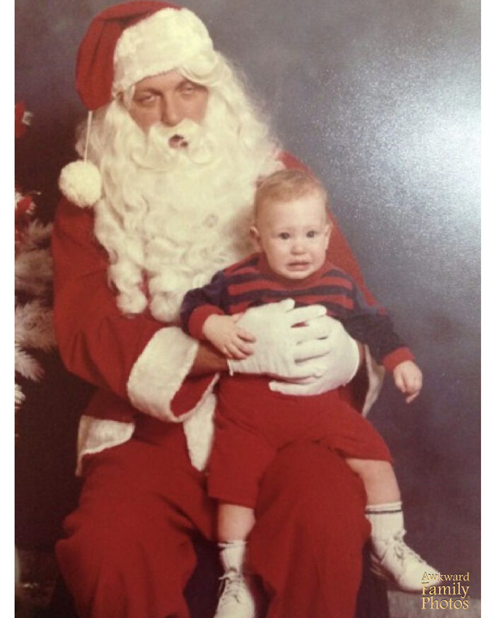 Mamá, había una razón por la que no había cola para ver a este Papá Noel