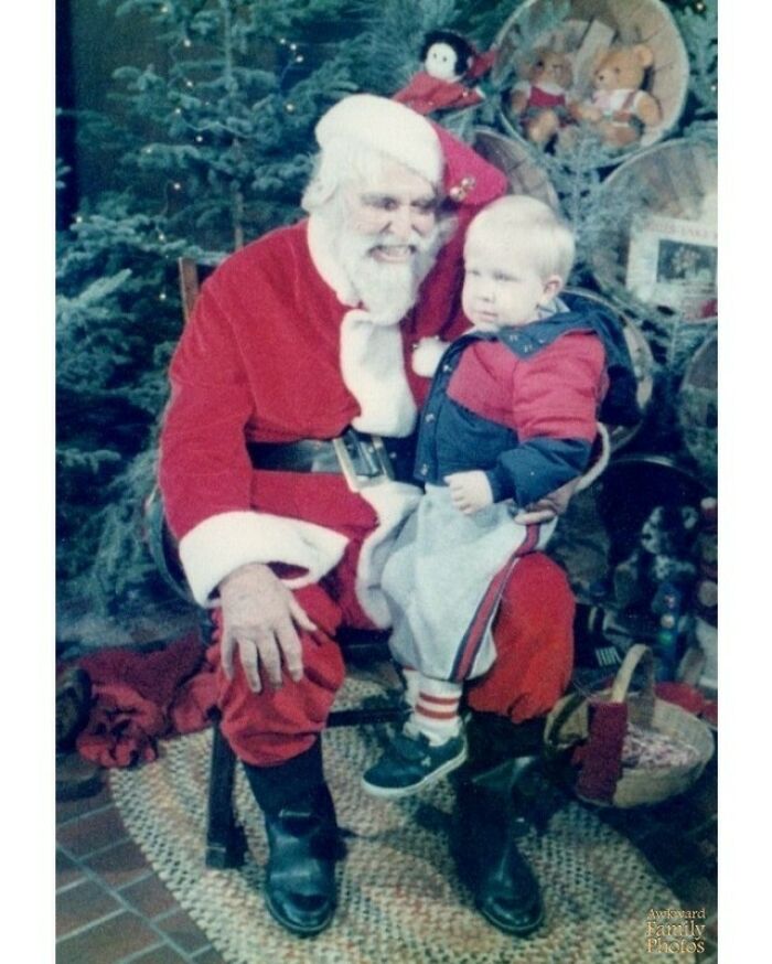 No tengo malos recuerdos de Papá Noel, pero al volver a ver esta foto parece que quiere saber qué tal sabría estofado