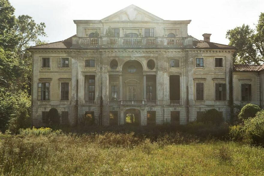 Abandoned Villa, Italy