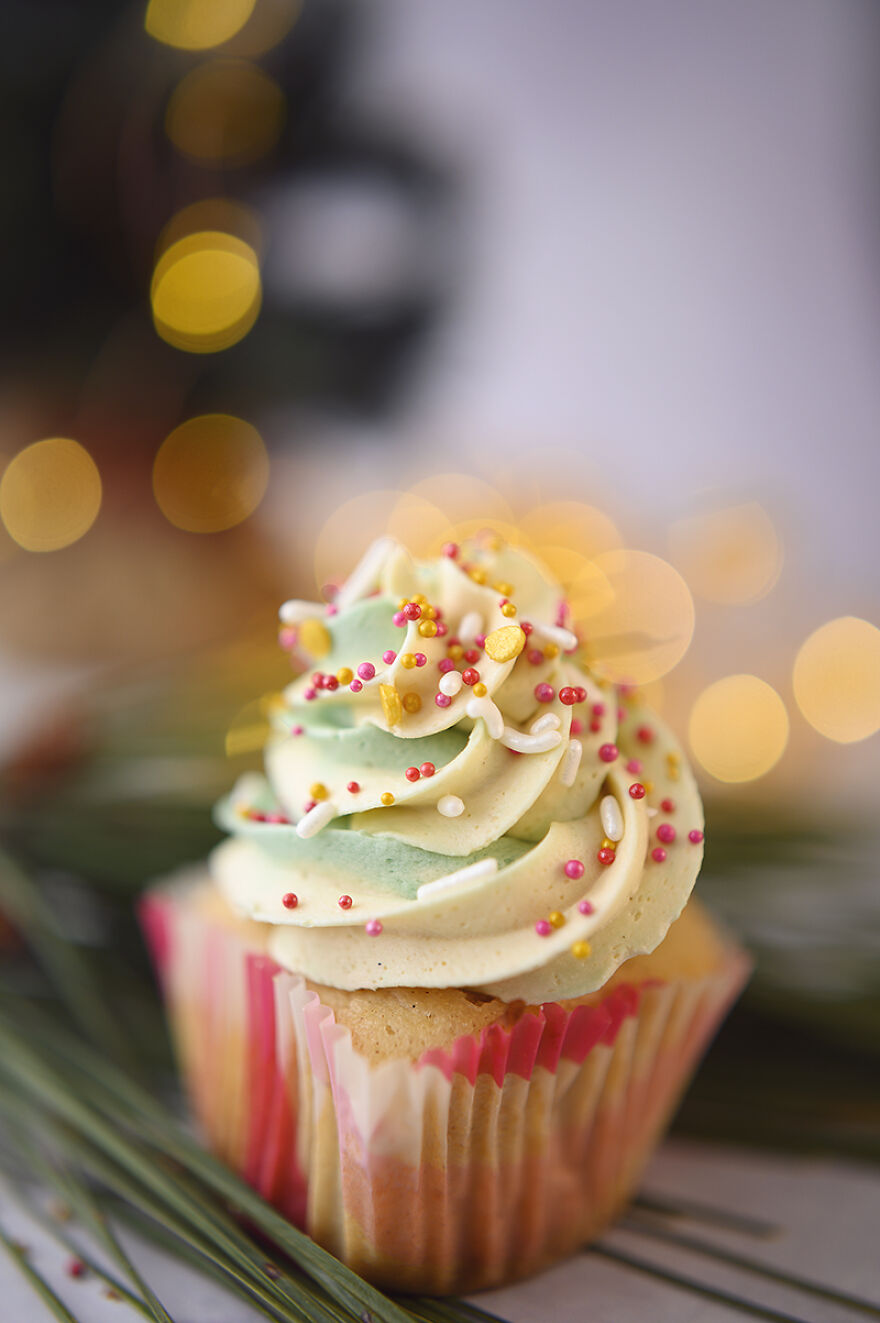 Easy Christmas Cupcakes For New Bakers
