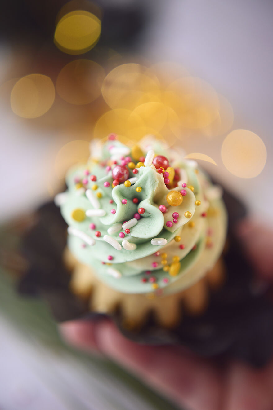 Easy Christmas Cupcakes For New Bakers