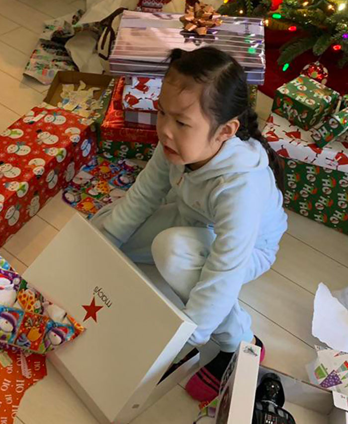My Niece’s Reaction To Getting Clothes For Christmas Is A Whole Mood