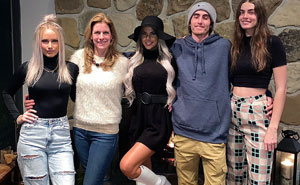 900000 Personas en Twitter se parten de risa con este padre que borró a su ex-mujer de una foto familiar antes de publicarla