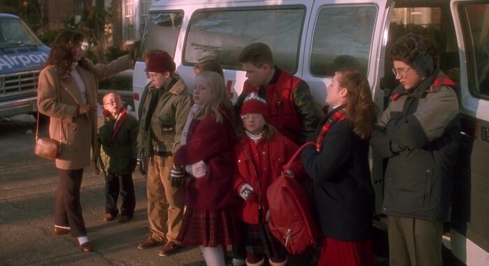 In Home Alone (1990) When They Counted The People For The Trip They Say There's 17 People In Total. An Odd Number Between Two Vans Means They Will Be Split 8/9. Since Kevin Was Missing Both Vans Had 8 People Instead, Making Each Group Assume They Were On The 8-People Van, Not Suspecting A Thing