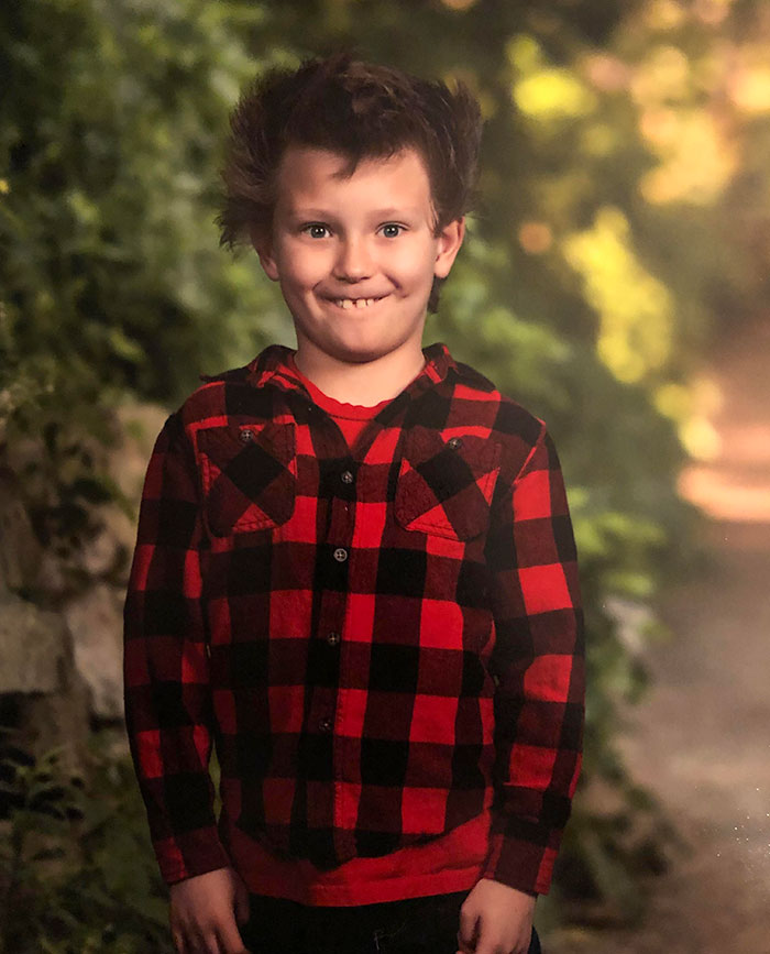 I Told My 9-Year-Old I Didn’t Care What He Did In His Spring School Photos. This Is What He Gave Us