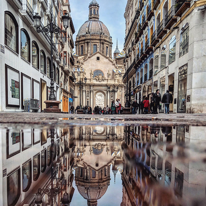 I Capture The Beauty Of Cities Using Reflections And My Smartphone (20 New Pics)