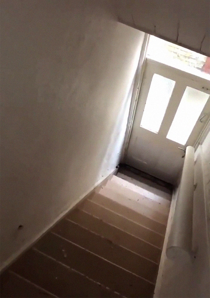 Man Finds A Secret Doorway With Stairs Hidden In Kitchen Cupboard During An Apartment Viewing And People Online Are Creeped Out