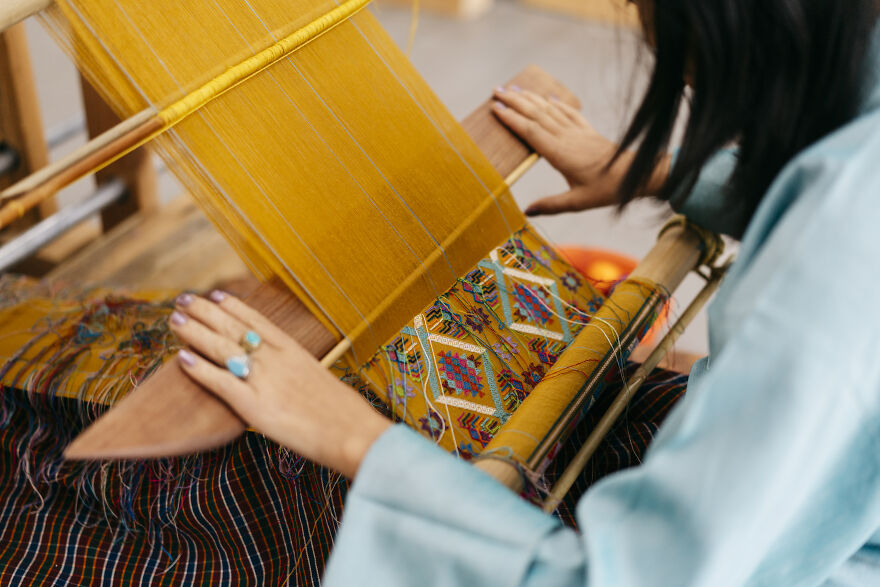 Among The Traditional Cultures Of Bhutan, Handloom Has Its Roots In National Dress. The Technique Of Handloom Weaving, Which Is Extremely Beautiful, Has Been Handed Down From Grandmother To Mother, And From Mother To Daughter, Generation To Generation.