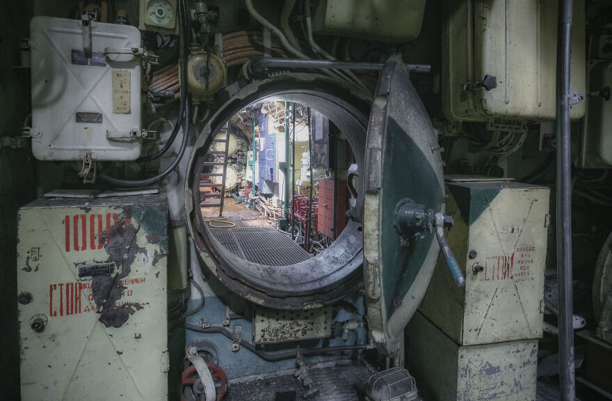 Our 15 Photos Show What’s Inside This Abandoned Soviet Submarine That We Found In European Waters 