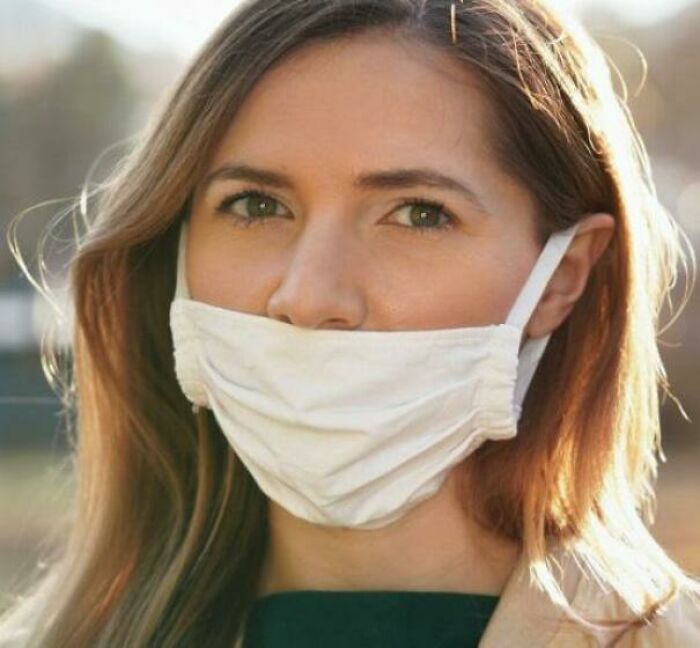 People Who Wear Face Masks Like This