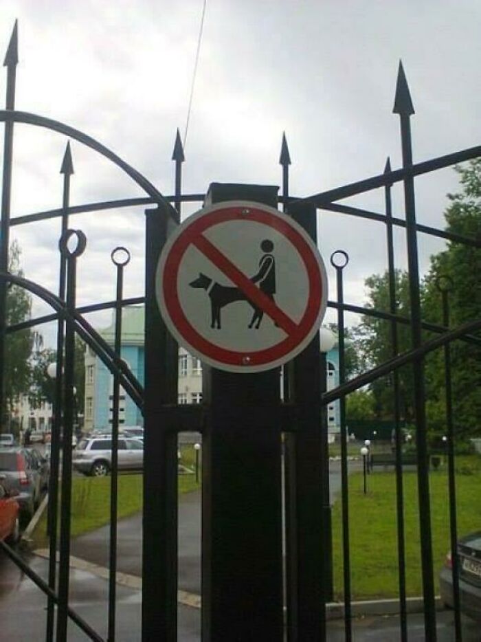 No te f*lles a tu perro en este parque