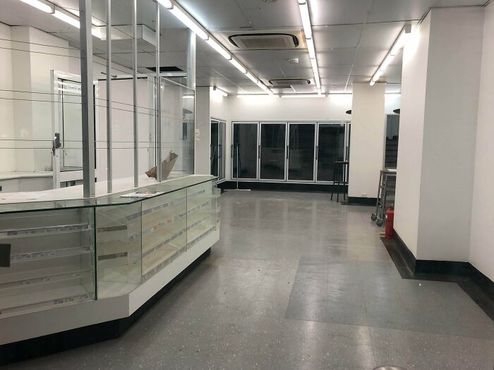 What A 7-Eleven Looks Like Without Signs, Products And People