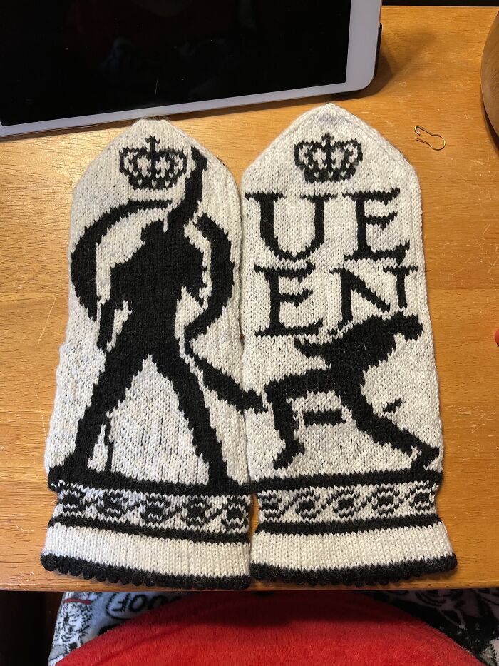 Queen Mittens I Knitted (Pt 1)