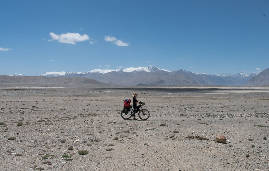 Spontaneously Bought A Bike And Cycled Alone Across Central Asia (Kyrgyzstan, Tajikistan, Pakistan)