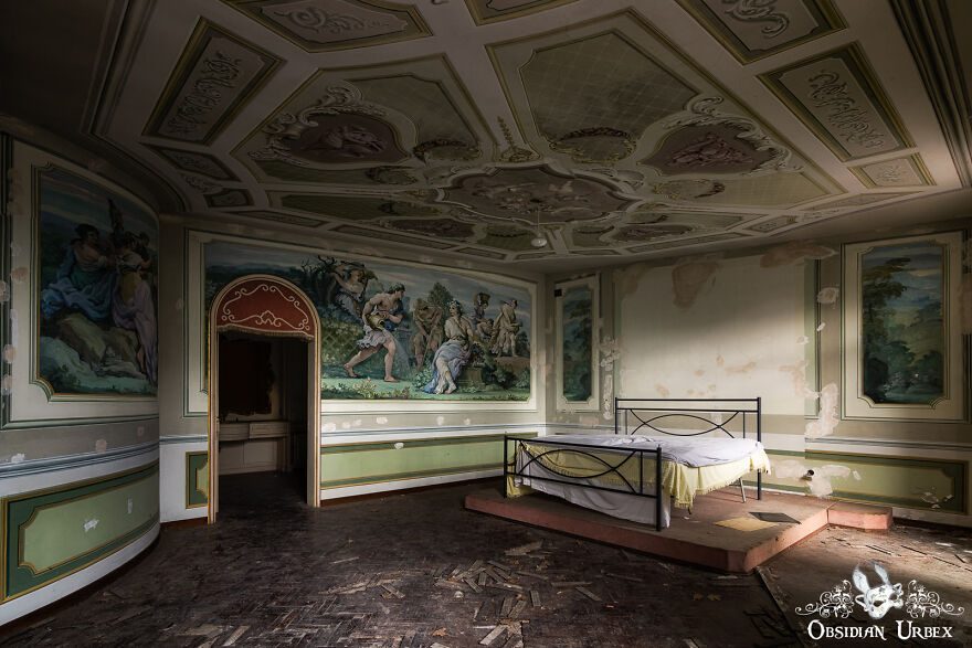 This Bedroom Is In One Of The More Modern Italian Villas Which I Visited