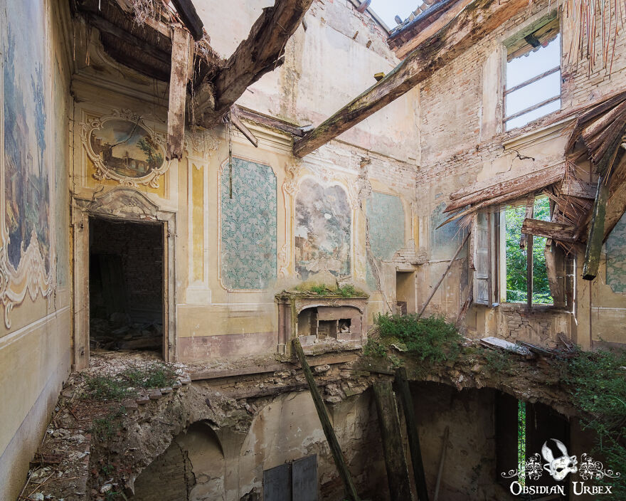Beautiful Frescos Decorate The Walls And Ceilings Of This Abandoned Villa. The Roof And Upper Floors Have Collapsed