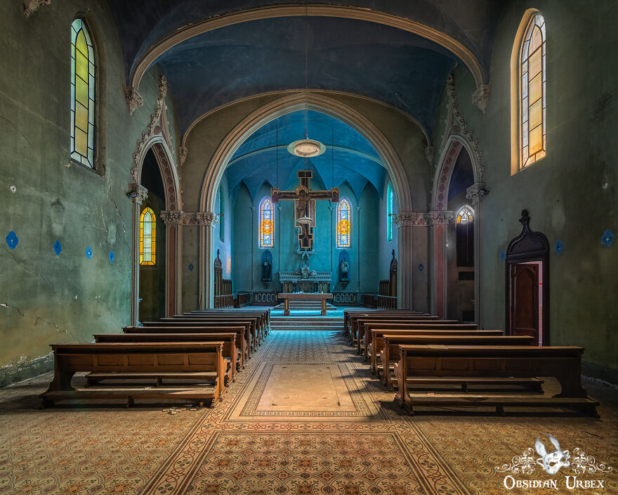 This Stunning Chapel Has Been Abandoned Since The Late 2000s