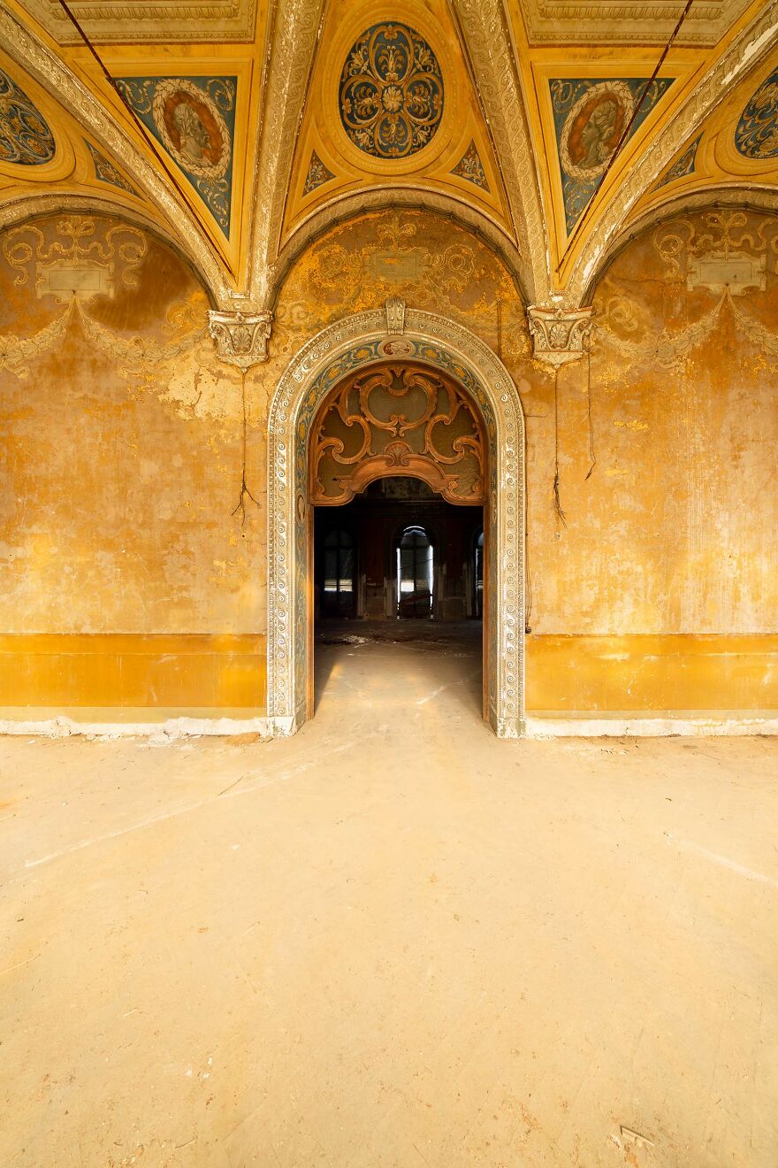 Abandoned Villa, Italy