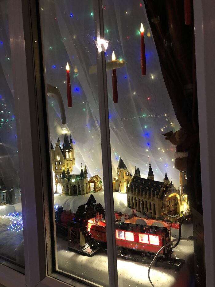 2020 Christmas Window Display. Harry Potter Themed