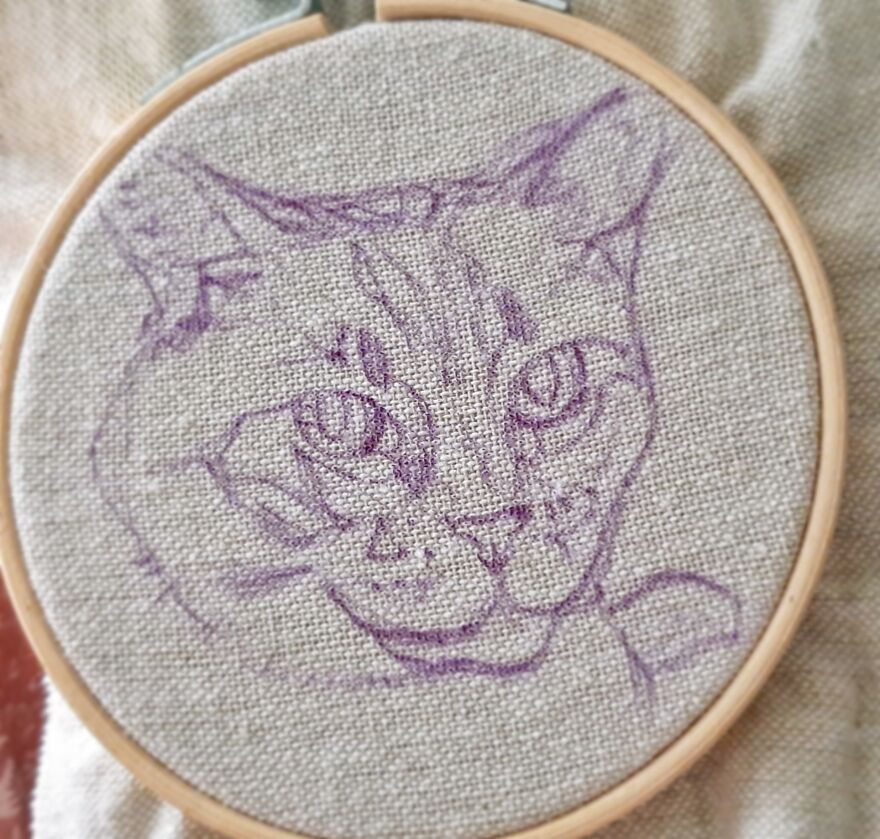 I Made My First Pet Embroidery Of Our Family Dog Who Passed Away For My Mom In 2018, Now I Make Them Professionally