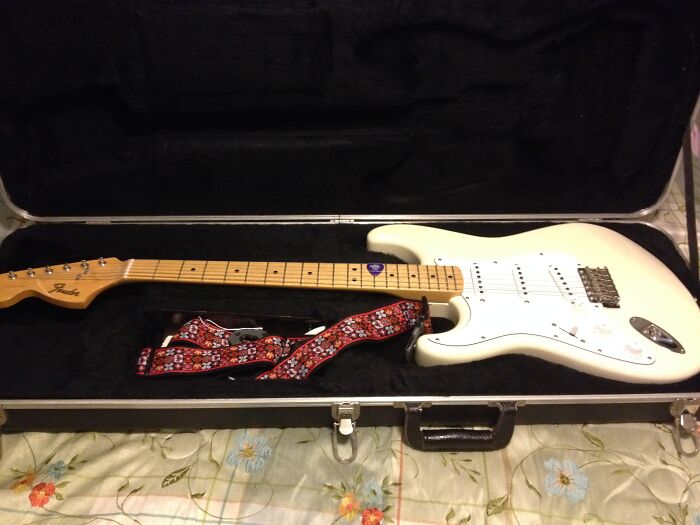 My Version Of Jimi Hendrix' Woodstock Stratocaster (I'm Right Handed)